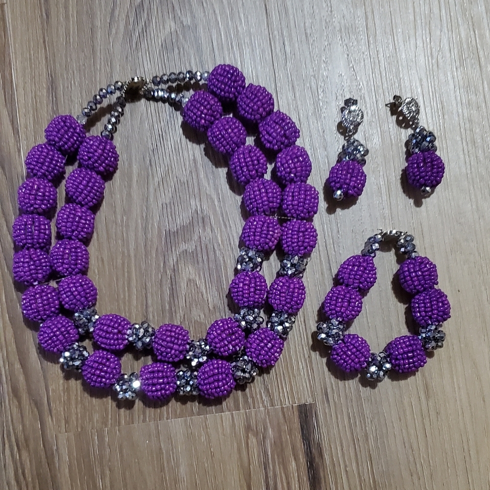 Hand-made Purple beaded set 💜